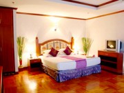Ծ Ե Թ ա˹çԹ-Ծ Ե  (Thipurai City Hotel) *** 

4/1 ,8/5-7 ¡ҭ آ .Թ .ШǺբѹ 


Thipurai City Hotel is located in the heart of Hua-Hin. Hua-Hin is the oldest tourist resort in Thailand.Since the 1920's Thai people s