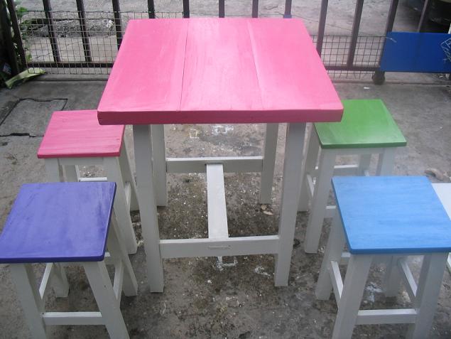 โต๊ะไม้จามจุรี ขนาด60*60*75พร้อมเก้าอี้ 4ตัว